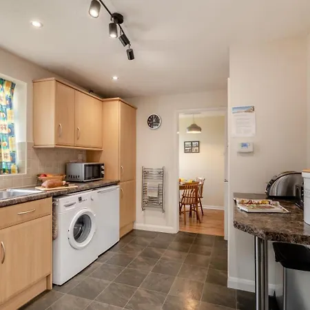 2 Bed In Oc-w104 Feriehus