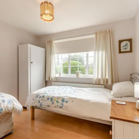 2 Bed In Oc-w104 Whitby