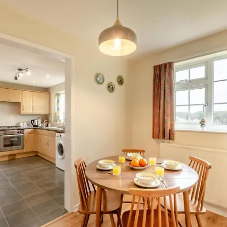 2 Bed In Oc-w104 Whitby