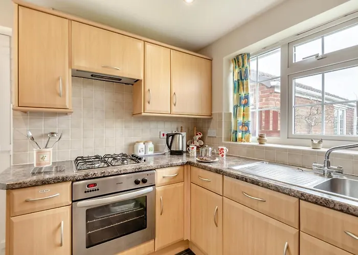 2 Bed In Oc-w104 * Whitby