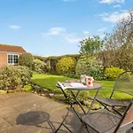 2 Bed In Oc-w104 Whitby