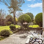 2 Bed In Oc-w104