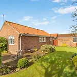 2 Bed In Oc-w104 Holiday home Whitby