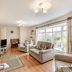 2 Bed In Oc-w104 Holiday home *