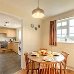 2 Bed In Oc-w104 Whitby